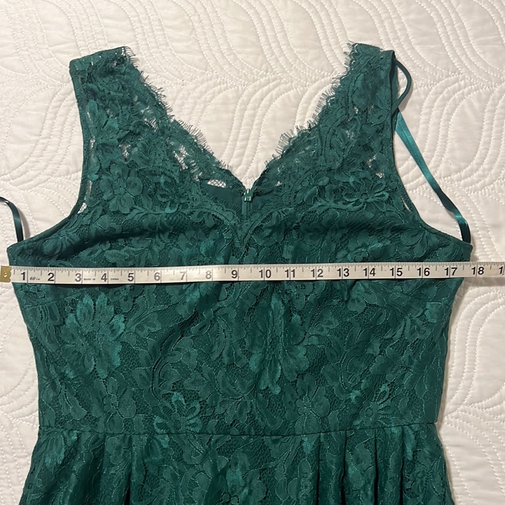 NWOT Beautiful long green lace dress!Size 10. - Picture 15 of 15